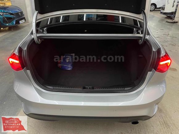 BAYRAKLAR'DAN 2025 FORD FOCUS 1.5 ECOBLUE TİTANİUM STİL