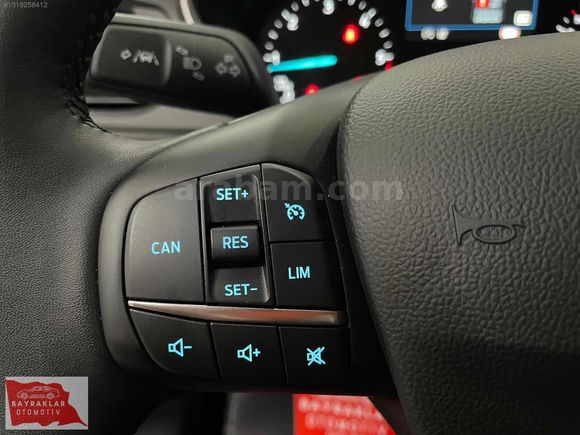 BAYRAKLAR'DAN 2025 FORD FOCUS 1.5 ECOBLUE TİTANİUM STİL