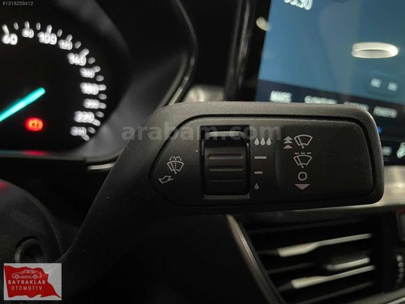 BAYRAKLAR'DAN 2025 FORD FOCUS 1.5 ECOBLUE TİTANİUM STİL