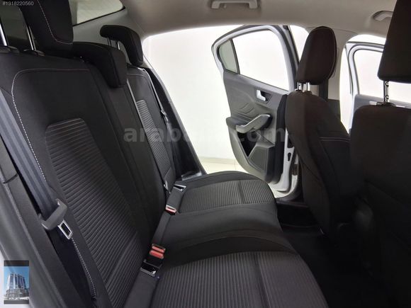 YÜCELER OTO'DAN 2023 MODEL FORD FOCUS 1.5 TİTANİUM STİL HATASIZ