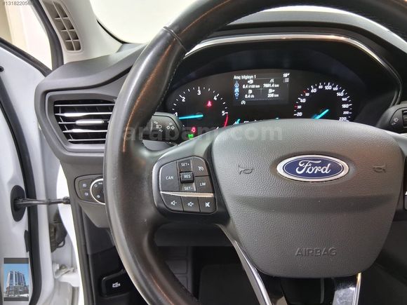 YÜCELER OTO'DAN 2023 MODEL FORD FOCUS 1.5 TİTANİUM STİL HATASIZ