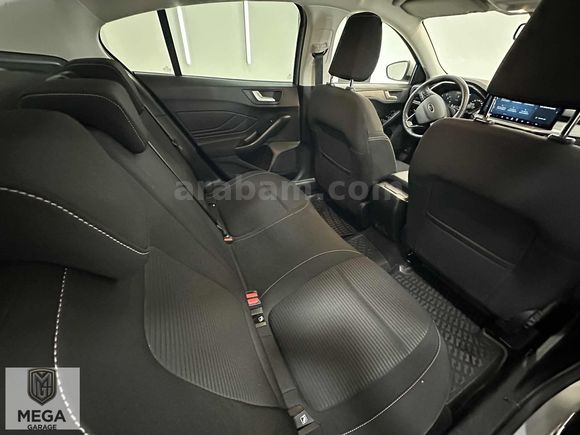 MEGA GARAGE 2024 FORD FOCUS 1.5 ECOBLUE TİTANİUM STİL HATASIZ