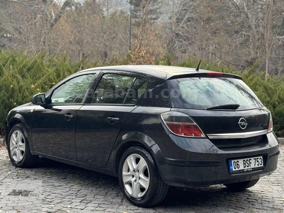2012 1.6 ESSENTİA ASTRA HATASIZ BOYASIZ DEĞİŞENSİZ 183 KM