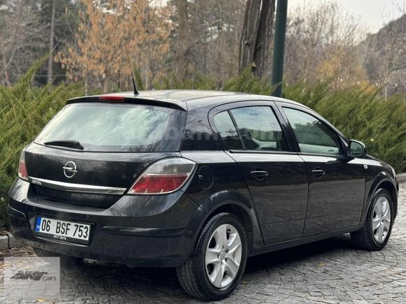 2012 1.6 ESSENTİA ASTRA HATASIZ BOYASIZ DEĞİŞENSİZ 183 KM