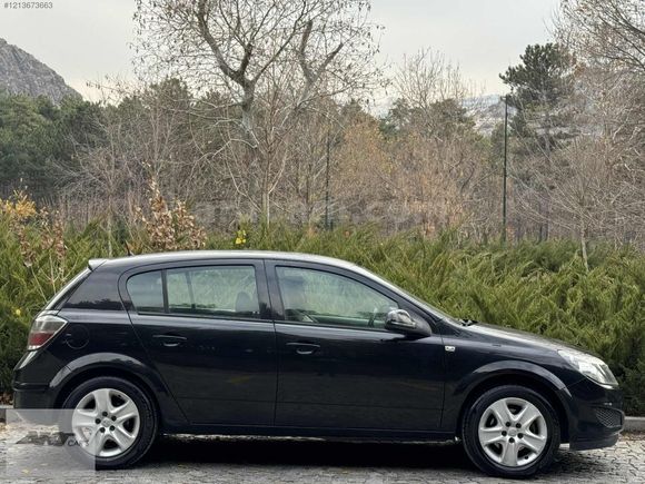 2012 1.6 ESSENTİA ASTRA HATASIZ BOYASIZ DEĞİŞENSİZ 183 KM