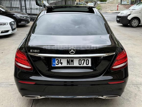 AHMET OTOMOTİV'DEN 2018 E180 AMG COMMAND+C.TAVAN BAYİ 81.000 KM