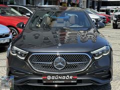 GÜNGÖR OTOMOTİV 2025 MERCEDES BENZ E 180 AMG VAKUM YOLCU EKRANI