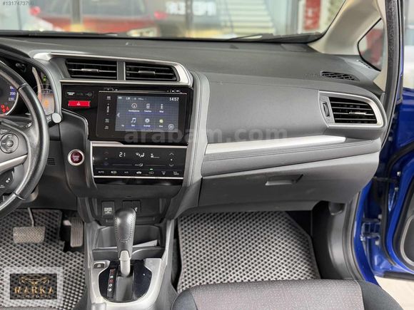 BOYASIZ HATASIZ 50 BİN KM DE OTOMATİK ELEGANCE FULL