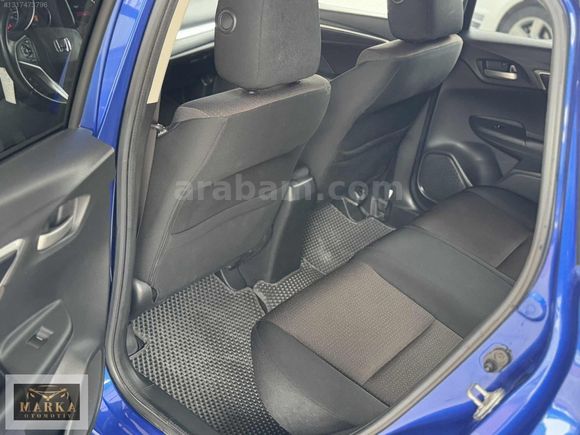 BOYASIZ HATASIZ 50 BİN KM DE OTOMATİK ELEGANCE FULL