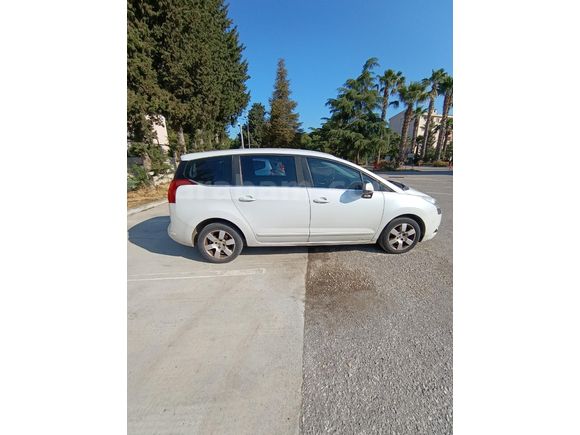 Sahibinden Peugeot 5008 1.6 e-HDi Premium 2012 Model  260.000 km Beyaz