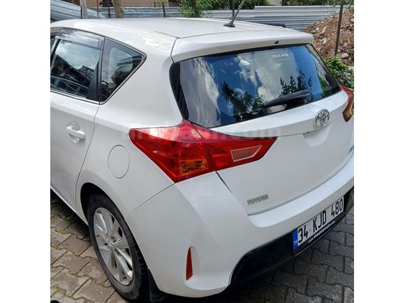 Sahibinden Toyota Auris 1.4 D-4D active 2012 Model