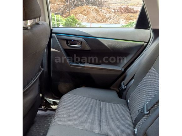 Sahibinden Toyota Auris 1.4 D-4D active 2012 Model