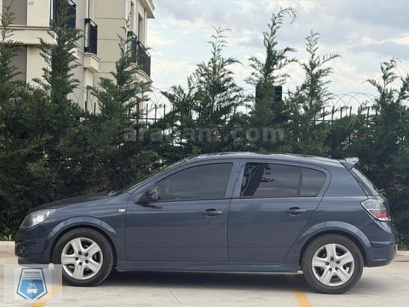 SEBCARS HATASIZA YAKIN DİZEL OTOMATİK HATCHBACK ASTRA