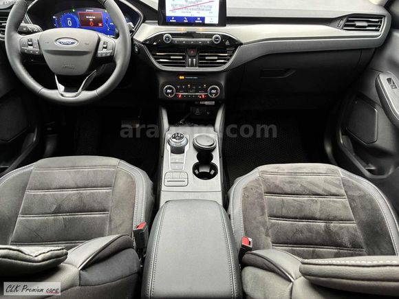 "CLK_Premium_cars"-2022_KUGA_1.5_TR'DE TEK_SADECE 2.650 KM'DE