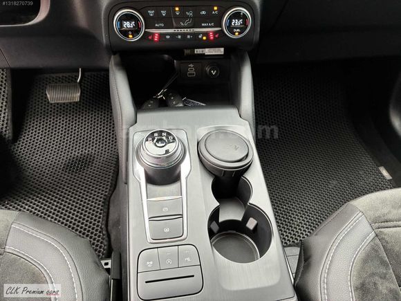 "CLK_Premium_cars"-2022_KUGA_1.5_TR'DE TEK_SADECE 2.650 KM'DE