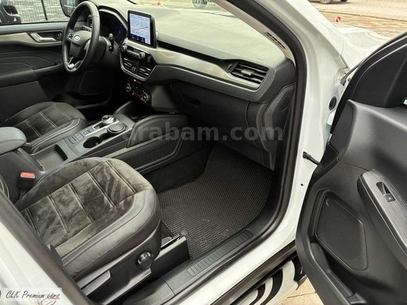 "CLK_Premium_cars"-2022_KUGA_1.5_TR'DE TEK_SADECE 2.650 KM'DE