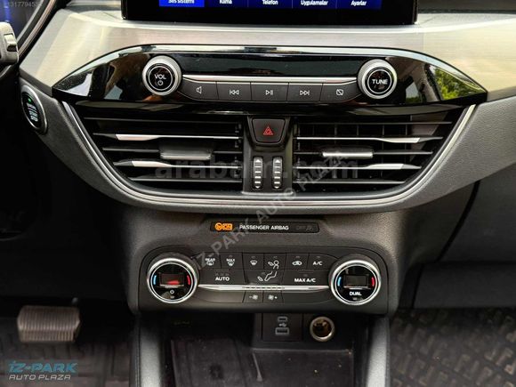 İZ-PARK AUTO 2020 FORD KUGA TİTANYUM DİZEL 97 KM DEĞİŞENSİZ