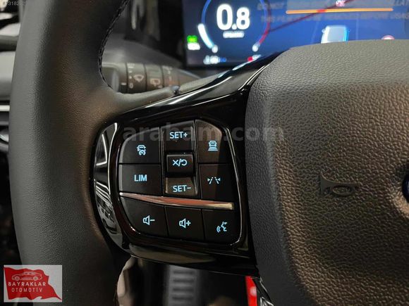 BAYRAKLAR'DAN 2025 TOURNEO CUSTOM 2.0 170BG TİTANİUM PLUS/CMTVN
