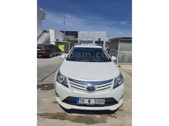 Sahibinden Toyota Avensis 1.6 Elegant Extra 2013 Model 