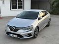 HATASIZ 2023 MEGANE 1.3 TCE İCON 6 BİN KM'de GARANTİLİ