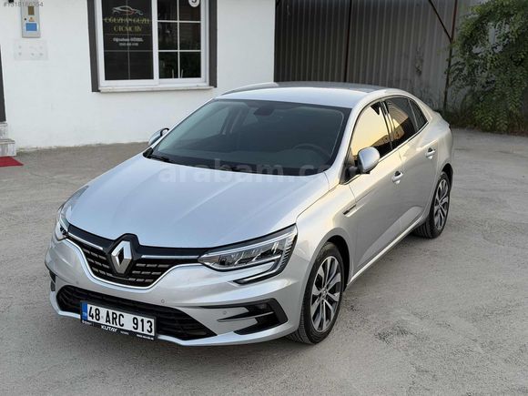 HATASIZ 2023 MEGANE 1.3 TCE İCON 6 BİN KM'de GARANTİLİ