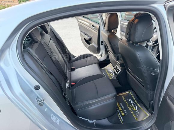 HATASIZ 2023 MEGANE 1.3 TCE İCON 6 BİN KM'de GARANTİLİ