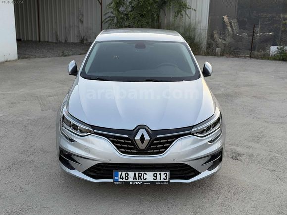 HATASIZ 2023 MEGANE 1.3 TCE İCON 6 BİN KM'de GARANTİLİ
