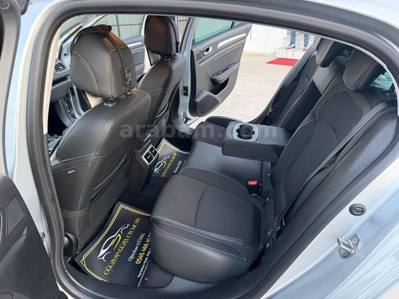 HATASIZ 2023 MEGANE 1.3 TCE İCON 6 BİN KM'de GARANTİLİ