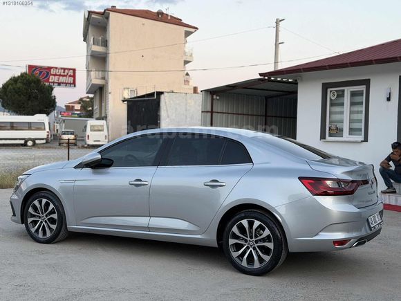 HATASIZ 2023 MEGANE 1.3 TCE İCON 6 BİN KM'de GARANTİLİ