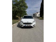 Sahibinden Ford Focus 1.6 TDCi Trend X 2015 Model İzmir 165.000 km Beyaz