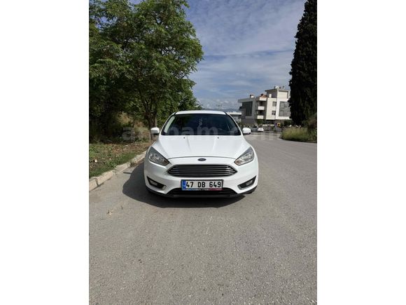 Sahibinden Ford Focus 1.6 TDCi Trend X 2015 Model İzmir 165.000 km Beyaz