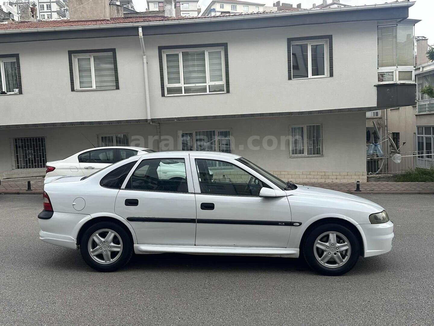 Galeriden Opel Vectra 2.0 GLS 1997 Model Ankara 241.000 km Beyaz 4
