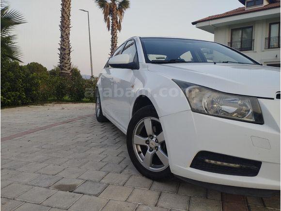 Sahibinden Chevrolet Cruze 1.6 LS 2011 Model  172.000 km Beyaz