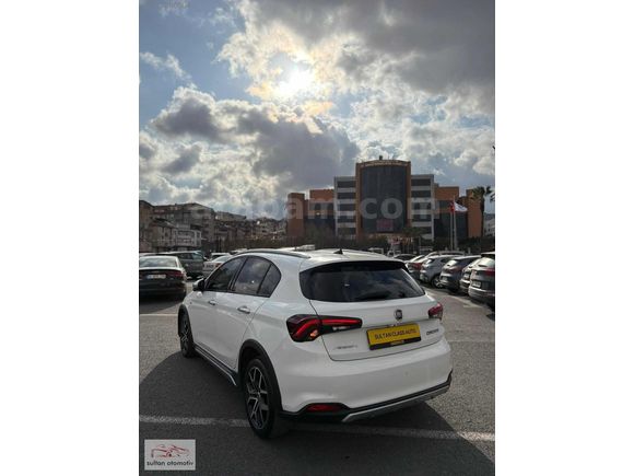 2021 EGEA CROSS 1.6 DİSEL LOUNGE MANUEL 109 BİN KM