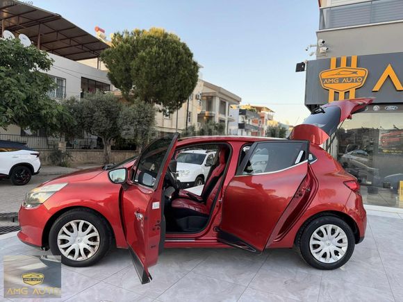 //2013 RENAULT CLİO HATASIZ LANSMAN RENK 212 BİN KM BENZİN//