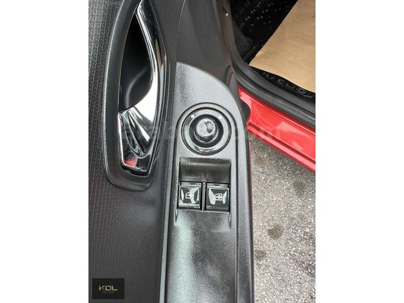 KOL MOTORS'DAN 2013 MODEL 1.2CLİO BENZN LPG HATASZ BOYASIZ 106KM