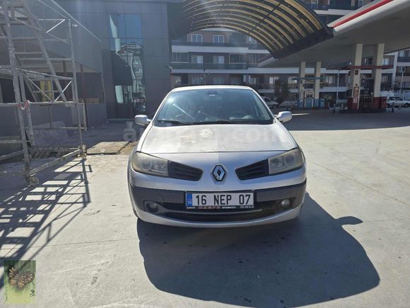 PRİVİLEGE MEGANE 1.5 DCİ 6 İLERİ 110 BEYGİR FULL + FULL