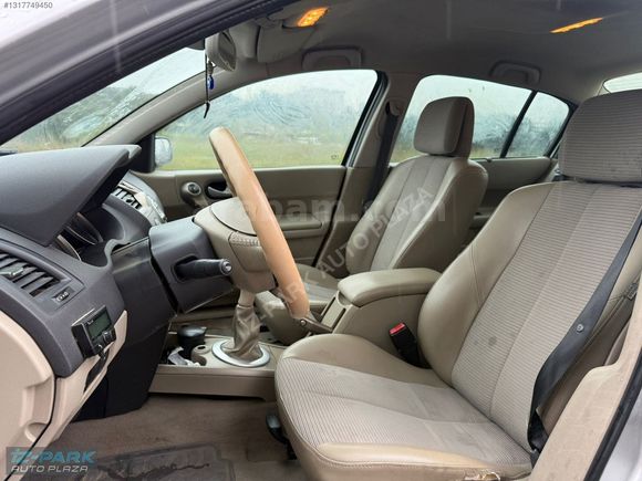İZ-PARK AUTO 2009 MEGANE 1.5 DİZEL PRİVİLEGE 105 HP 12 TAKSİT!!!