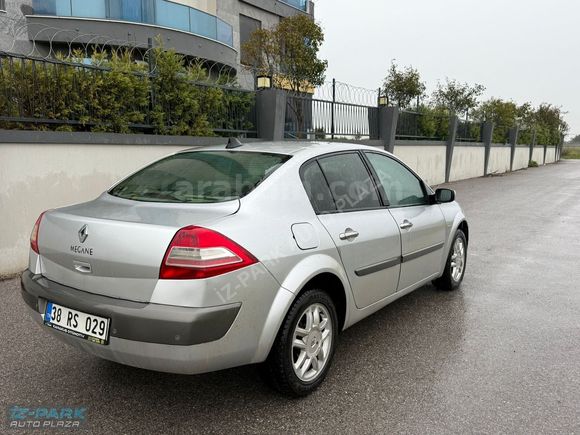 İZ-PARK AUTO 2009 MEGANE 1.5 DİZEL PRİVİLEGE 105 HP 12 TAKSİT!!!