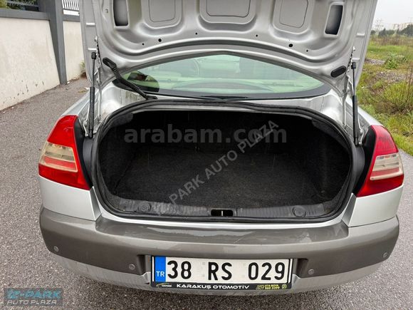 İZ-PARK AUTO 2009 MEGANE 1.5 DİZEL PRİVİLEGE 105 HP 12 TAKSİT!!!