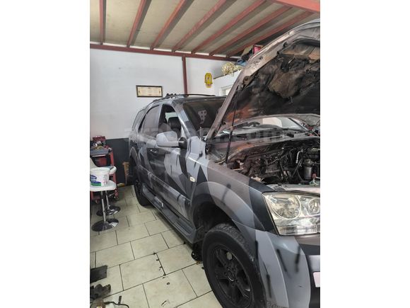 Kamuflaj boyalı Sorento. motor arızalı. Açıklamayı oku