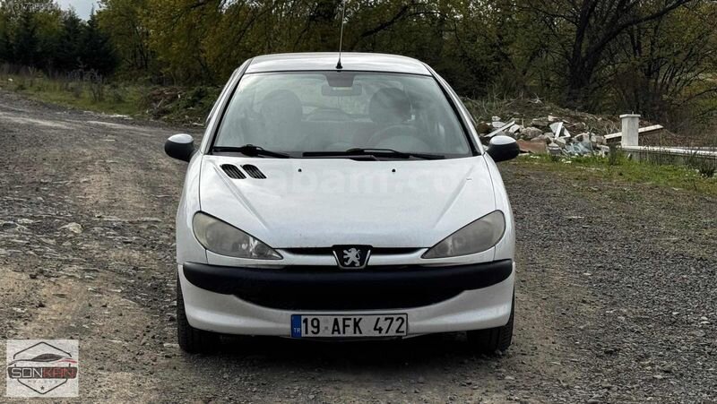 Galeriden Peugeot 206 1.4 HDi X-line 2002 Model Samsun 268.000 km Beyaz