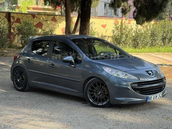 Peugeot 207 1.4 HDI·