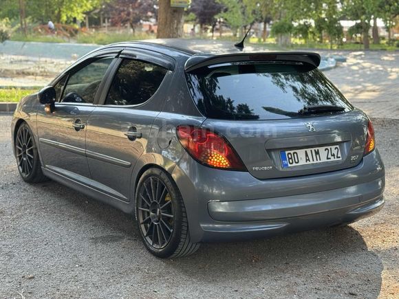 Peugeot 207 1.4 HDI·