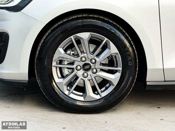 AYDINLAR MOTORS'DAN BOYASIZ 2025 MODEL TİTANİUM STİL 14.000 KMDE