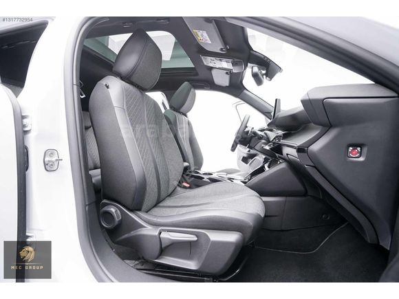 2025 PEUGEOT 2008 ALLURE CAM TAVAN