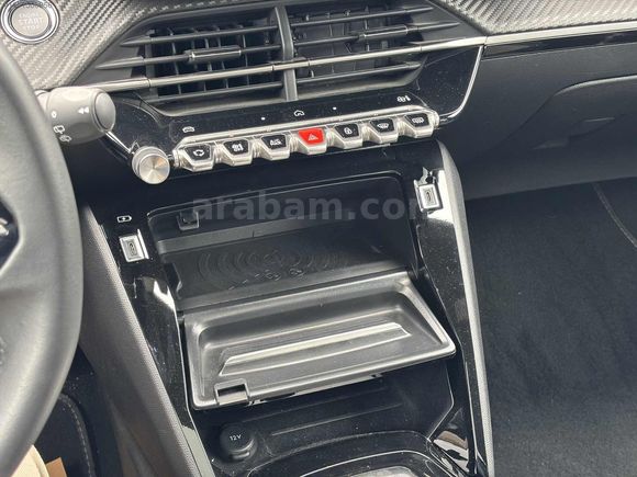 PEUGEOT 2008 2025_MODEL_CAM TAVAN_34BİNDE