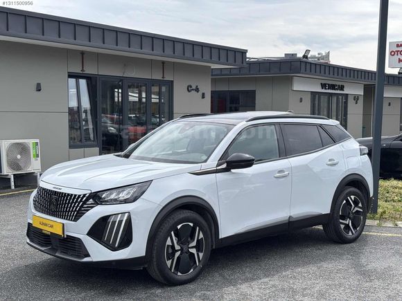 PEUGEOT 2008 2025_MODEL_CAM TAVAN_34BİNDE