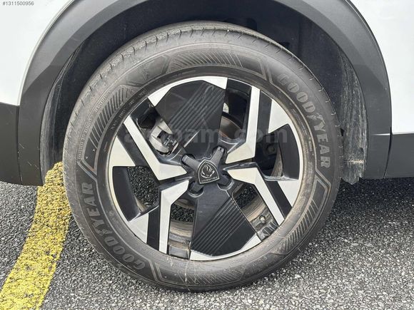 PEUGEOT 2008 2025_MODEL_CAM TAVAN_34BİNDE