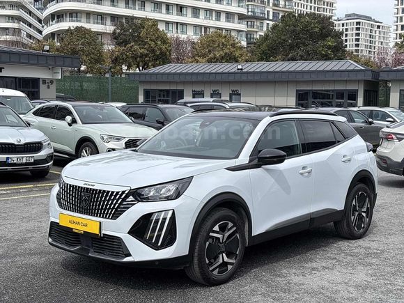 PEUGEOT 2008 2025_MODEL_CAM TAVAN_34BİNDE